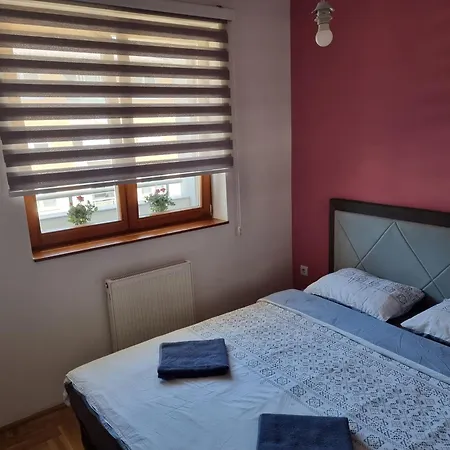 Helena Apartment *